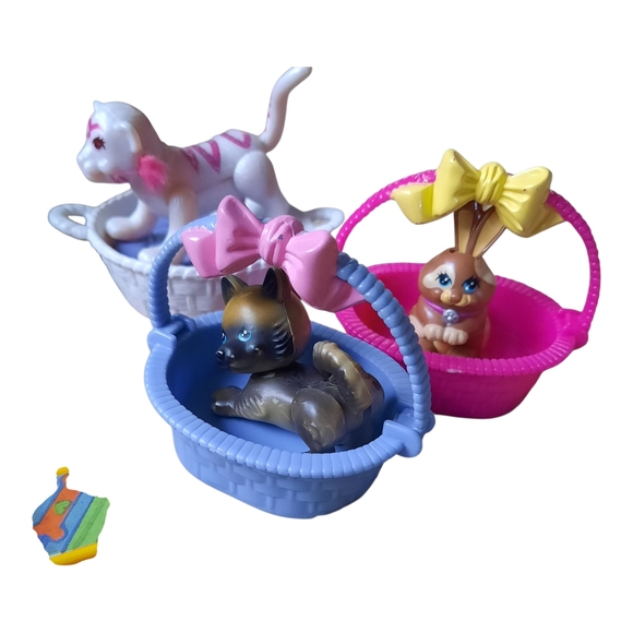 collection of vintage Littlest Pet Shop toys, from the Beethoven 2nd Line - Picture 2 of 4